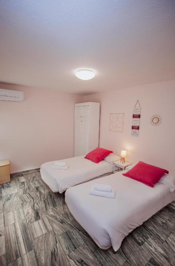 See The Sea - Mirando Al Mar & Aplus Apartamentos Μπένιντορμ Εξωτερικό φωτογραφία